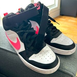 Nike Girls Hightops Sz 7Y - Like New